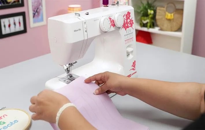 7 Amazing Tips for buying a sewing machine