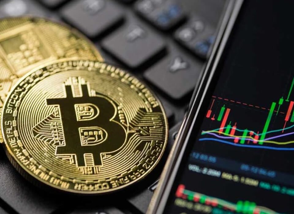 How Cryptocurrencies Are Becoming The Favorite For Investors