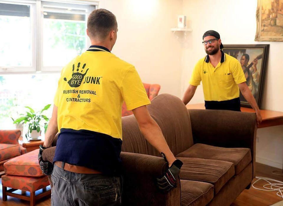 8 REASONS TO HIRE A RUBBISH REMOVALIST IN SYDNEY