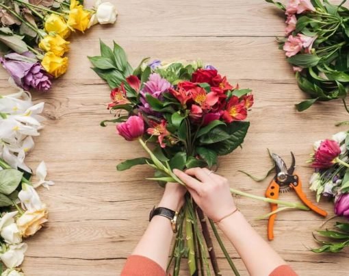 Brighten Your Day with a Blooming Hand Flower Bouquet-1