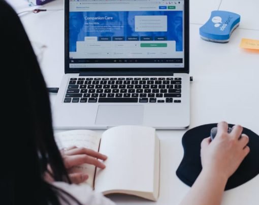 5 Websites That Will Help You With the Job Search