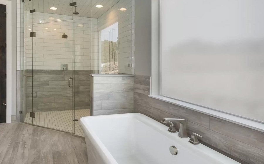 4 Design Tips for Glass Shower Doors