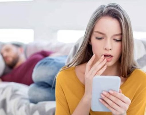 who your boyfriend is texting