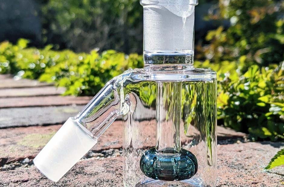 The Benefits of Using an Ash Catcher: Why They're Worth It - Xivents