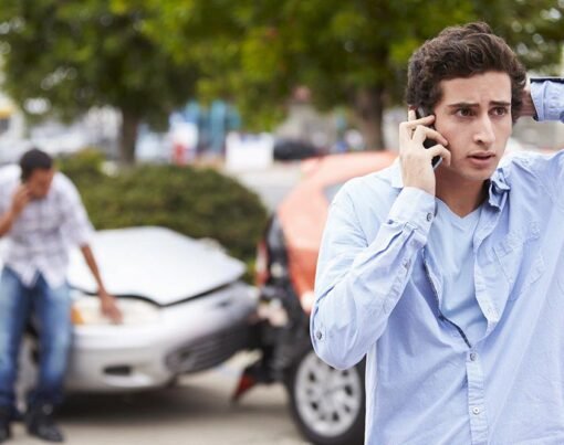 A Guide on When to Call a Lawyer After a Car Accident