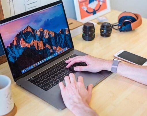 MacBook Screen Replacement