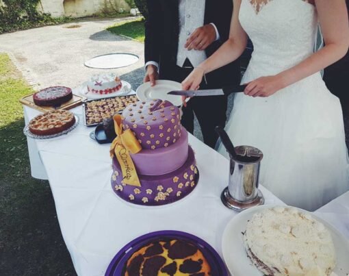 10 Wedding Reception Food Ideas on a Budget