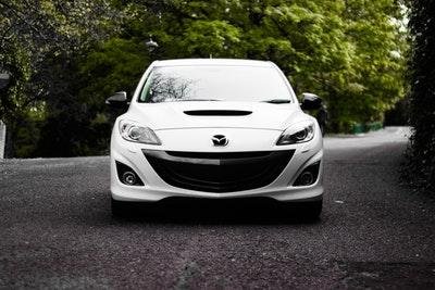 7 Benefits of Buying a White Mazda