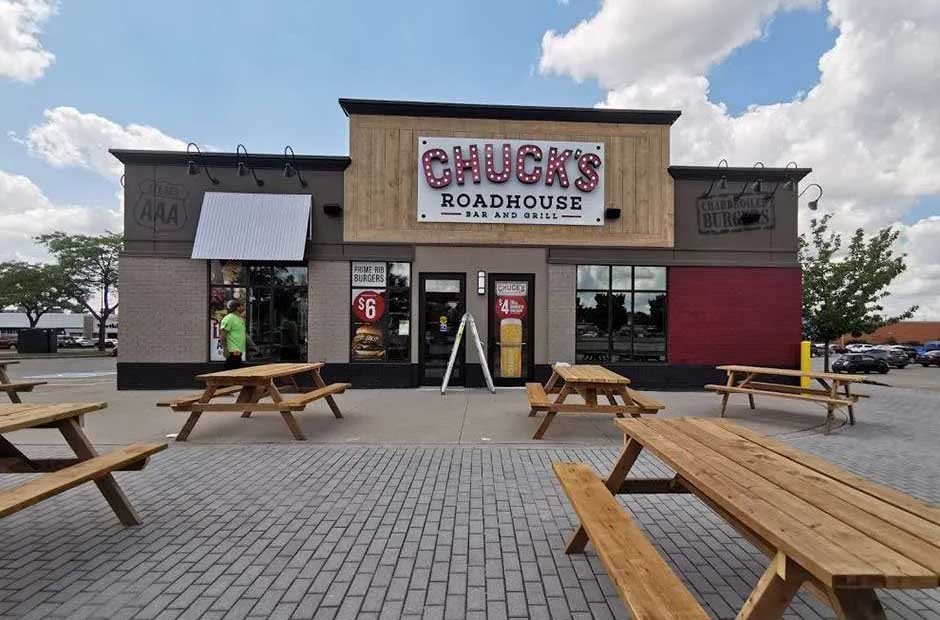 How Signs for Events and Promotions Can Create Buzz and Draw Crowds