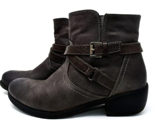 Top 5 Must-Have Womens Black Mid Calf Boots for Every Wardrobe