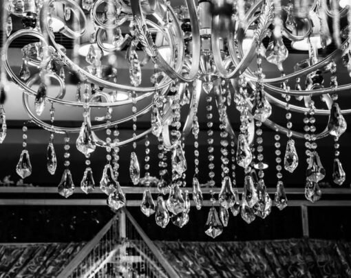 8 Tips for Choosing the Perfect Staircase Chandelier