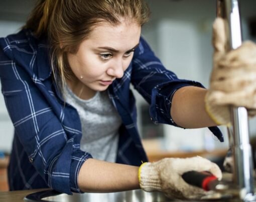 DIY Plumbers and How to Avoid Them