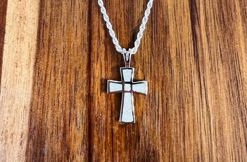 Timeless Elegance of the Cross Necklace
