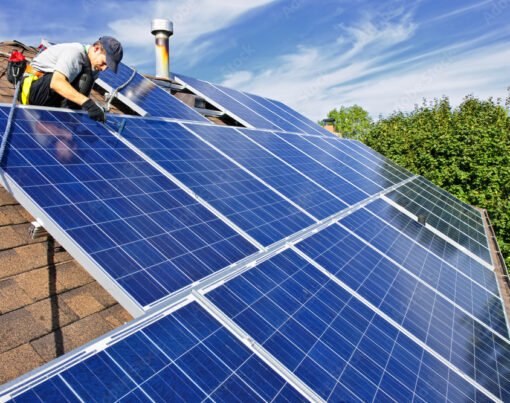 The Role of a Solar Specialist in Designing Customized Solar Solutions