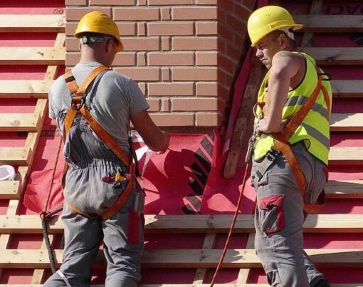 7 Essential Qualities of Expert Roofing Contractors