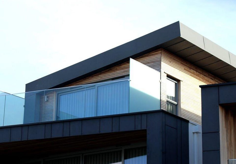 Understanding the Pros and Cons of Popular Flat Roof Types