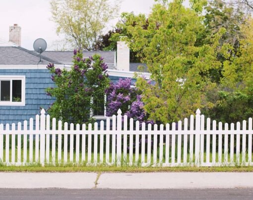 Creating a Modern and Sleek Look with a Black Aluminum Fence