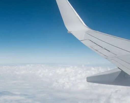 5 Ways Hydraulic Fluid Impacts Your Airplane's Performance