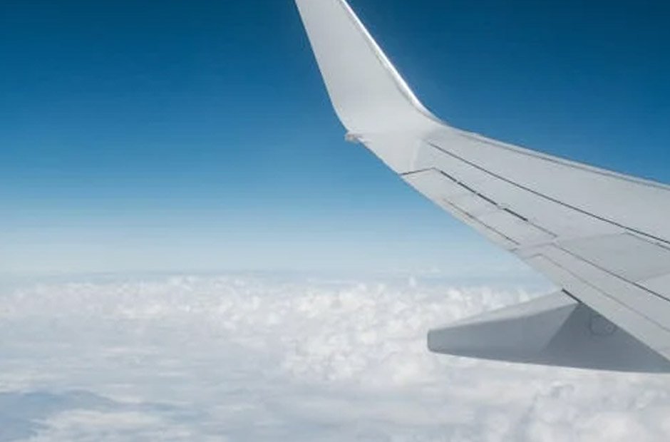 5 Ways Hydraulic Fluid Impacts Your Airplane's Performance