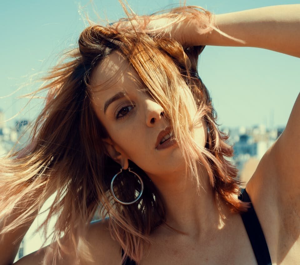 Gold and diamond earrings - a guide to choosing the perfect jewellery